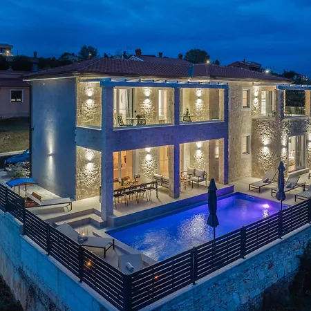 Bella Vista וילה Labinci