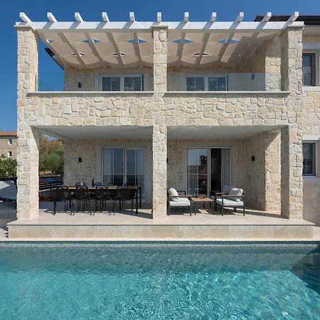 וילה Bella Vista